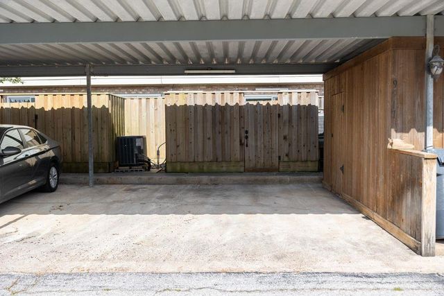 9517 Fondren Road, Houston, TX 77074