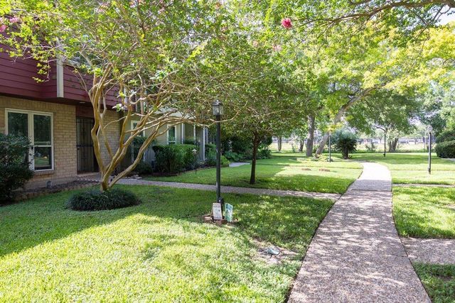 9517 Fondren Road, Houston, TX 77074