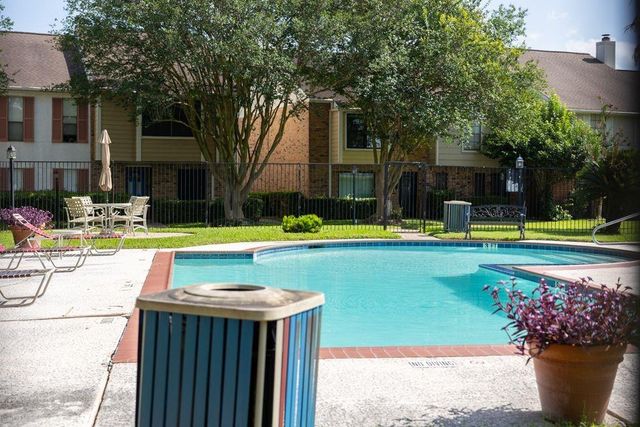 9517 Fondren Road, Houston, TX 77074