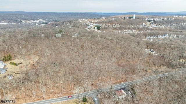 176 Espanong Rd, Jefferson Twp., NJ 07849