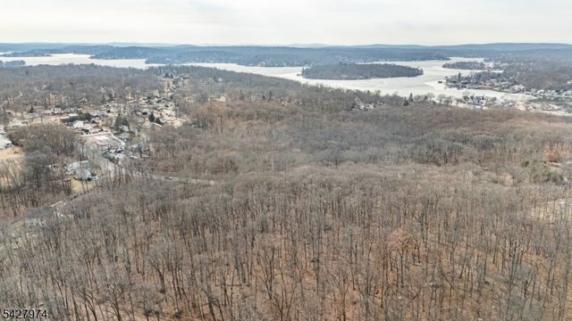 176 Espanong Rd, Jefferson Twp., NJ 07849
