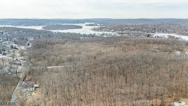 176 Espanong Rd, Jefferson Twp., NJ 07849