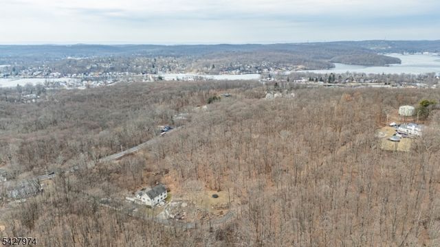 176 Espanong Rd, Jefferson Twp., NJ 07849