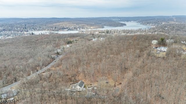 176 Espanong Rd, Jefferson Twp., NJ 07849