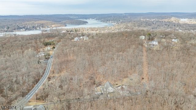 176 Espanong Rd, Jefferson Twp., NJ 07849
