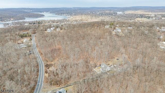 176 Espanong Rd, Jefferson Twp., NJ 07849