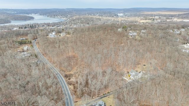 176 Espanong Rd, Jefferson Twp., NJ 07849
