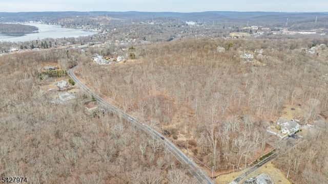 176 Espanong Rd, Jefferson Twp., NJ 07849