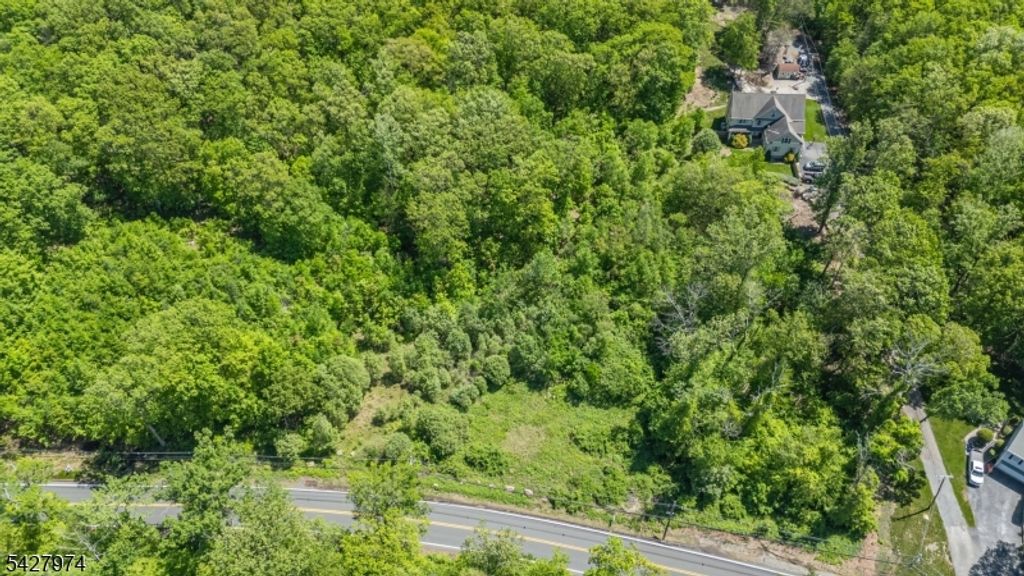 176 Espanong Rd, Jefferson Twp., NJ 07849