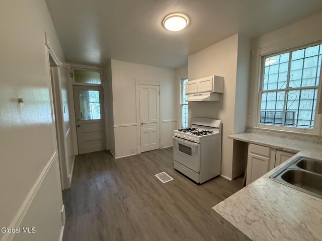 517 Hamilton Street, Albany, NY 12203