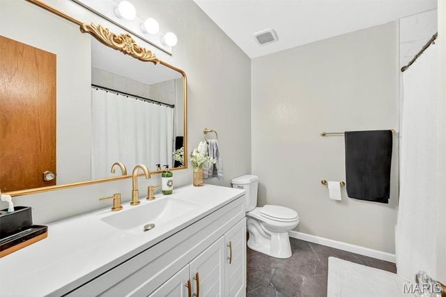 2855 E Lombard Street, Springfield, MO 65802