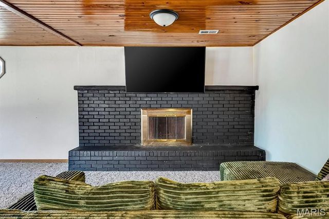 2855 E Lombard Street, Springfield, MO 65802