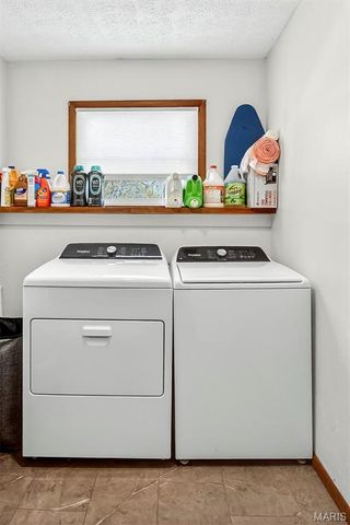 2855 E Lombard Street, Springfield, MO 65802