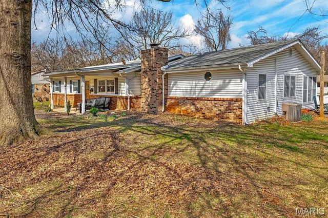 2855 E Lombard Street, Springfield, MO 65802