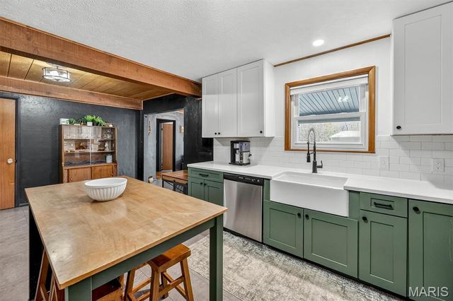 2855 E Lombard Street, Springfield, MO 65802