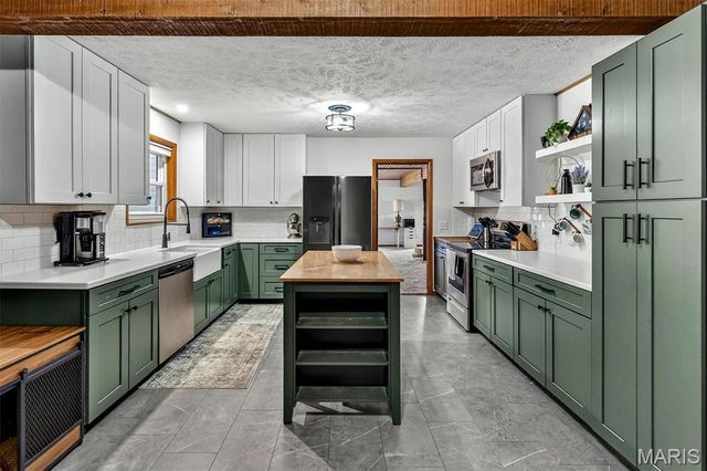 2855 E Lombard Street, Springfield, MO 65802