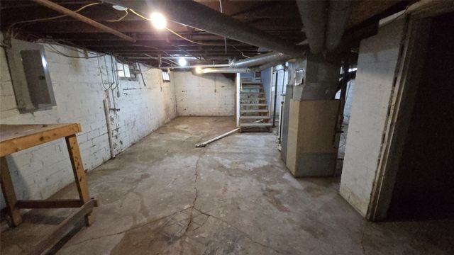 308 W 8th Street S, Newton, IA 50208