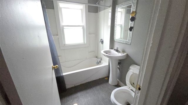 308 W 8th Street S, Newton, IA 50208