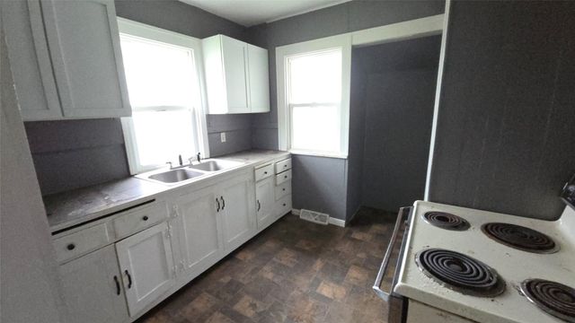 308 W 8th Street S, Newton, IA 50208