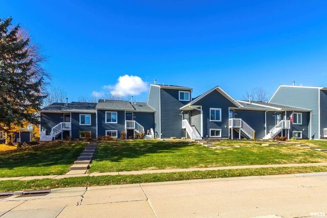 3374 N WILLOW Court, Bettendorf, IA 52722