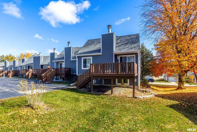 3374 N WILLOW Court, Bettendorf, IA 52722