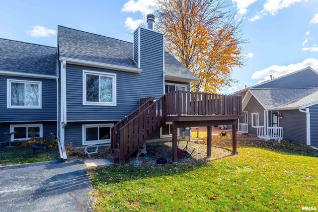 3374 N WILLOW Court, Bettendorf, IA 52722