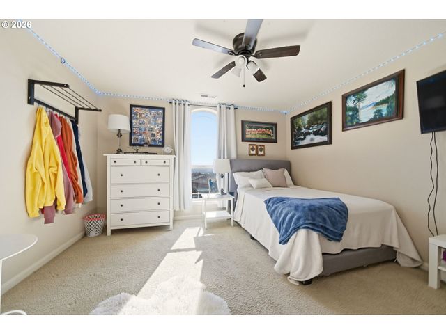 2396 36TH St, Washougal, WA 98671