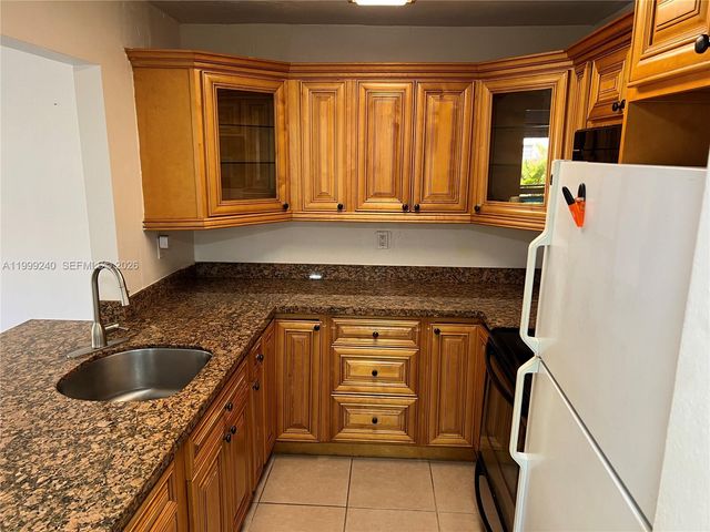 7473 SW 82nd St A209, Miami, FL 33143