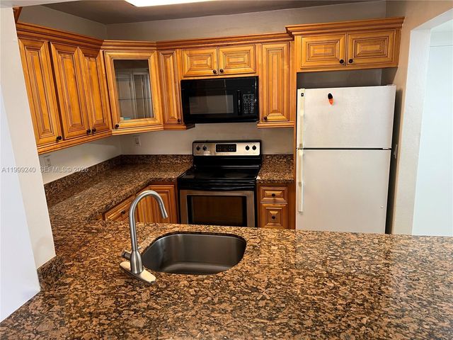 7473 SW 82nd St A209, Miami, FL 33143