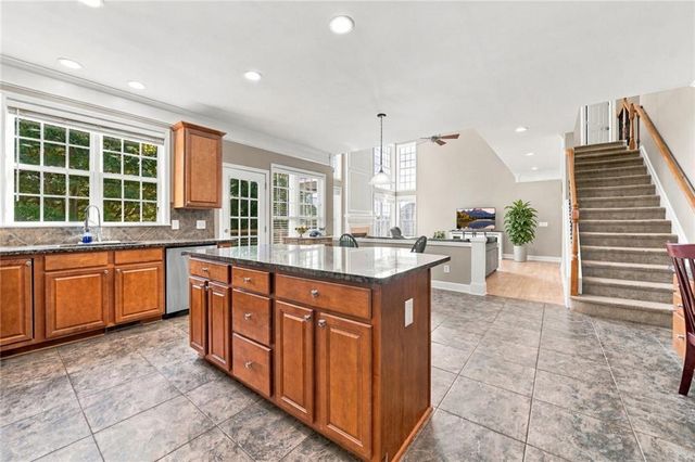 126 Edgewater Trail, Canton, GA 30115