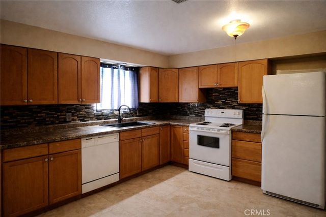 521 Desnok, Needles, CA 92363