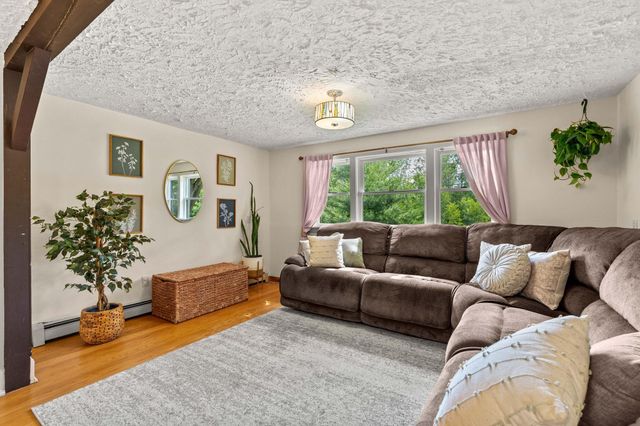 84 North Water Street, Boscawen, NH 03303