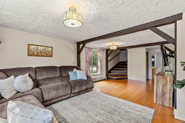 84 North Water Street, Boscawen, NH 03303