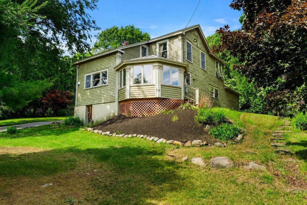 84 North Water Street, Boscawen, NH 03303