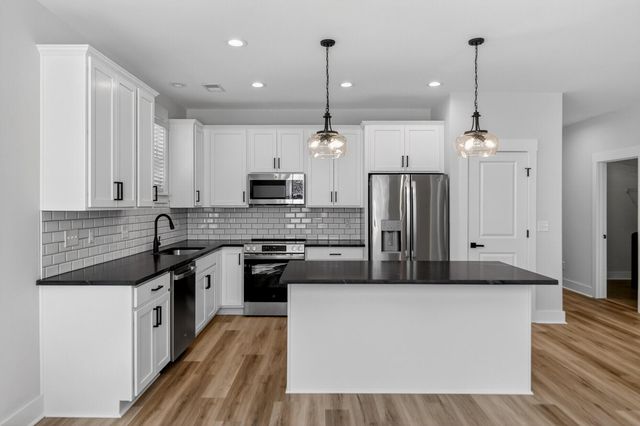 205 Garbon Drive, Summerville, SC 29485