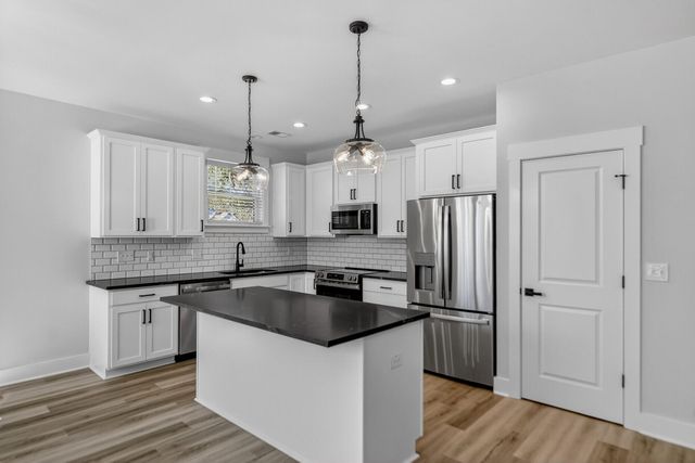 205 Garbon Drive, Summerville, SC 29485