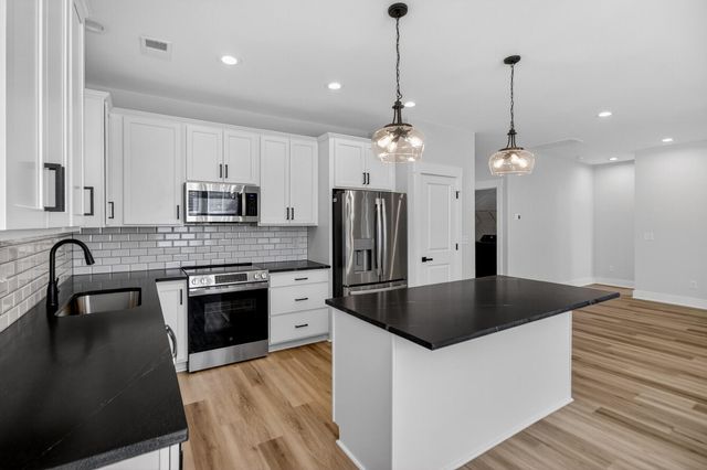 205 Garbon Drive, Summerville, SC 29485