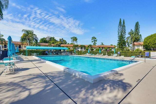 7257 Golf Colony Court 202, Lake Worth, FL 33467