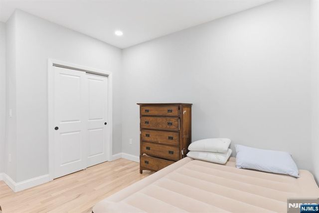204 19th Avenue, Irvington, NJ 07111