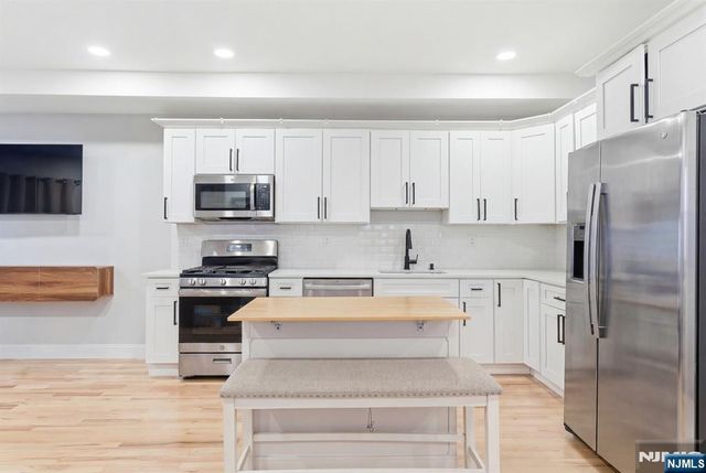 204 19th Avenue, Irvington, NJ 07111