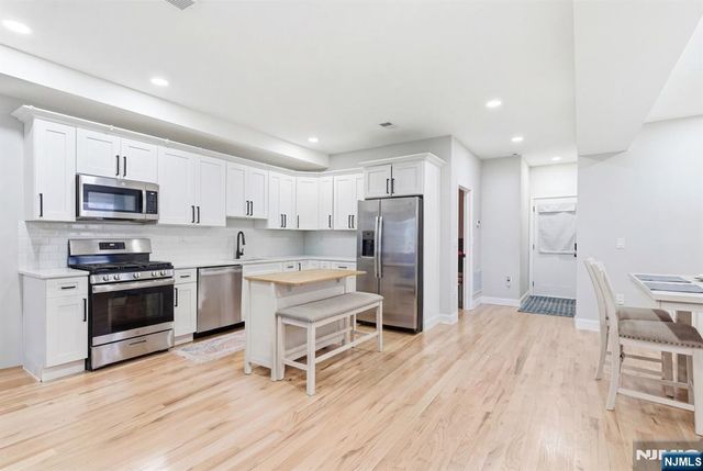 204 19th Avenue, Irvington, NJ 07111