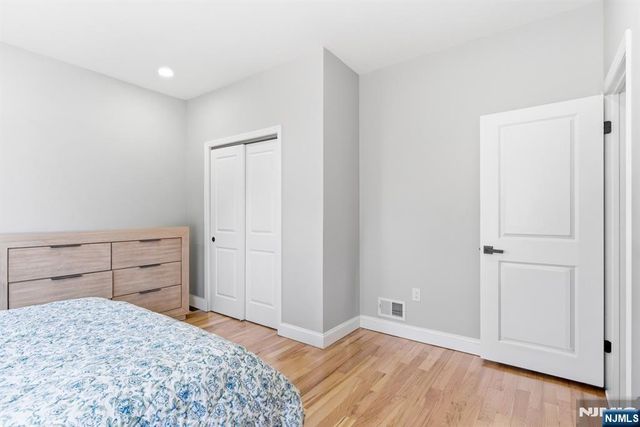 204 19th Avenue, Irvington, NJ 07111