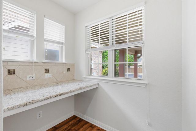 339 Sycamore ST, Georgetown, TX 78633