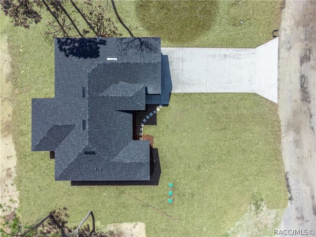 9609 N Vaughn Drive, Citrus Springs, FL 34433