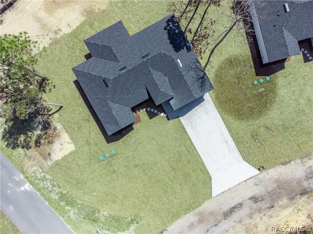 9609 N Vaughn Drive, Citrus Springs, FL 34433