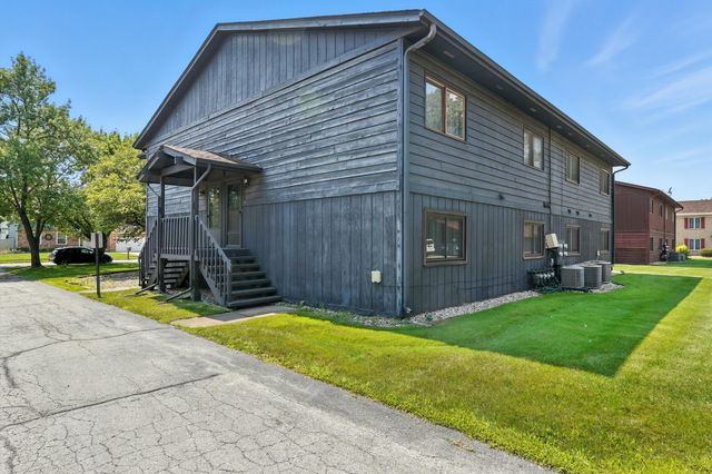 1349 Brookside Drive B2, Munster, IN 46321