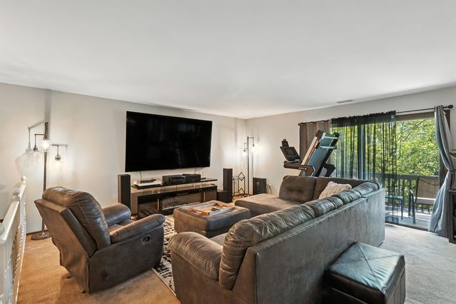 1349 Brookside Drive B2, Munster, IN 46321