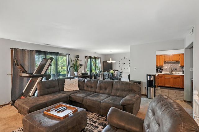 1349 Brookside Drive B2, Munster, IN 46321