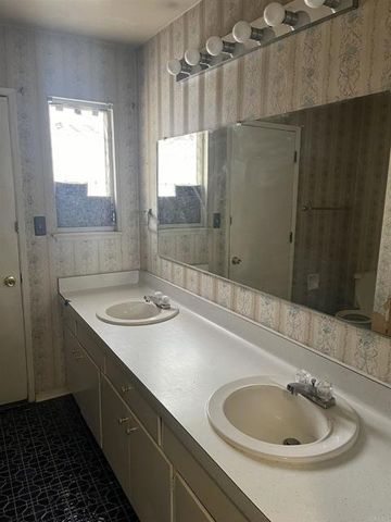 329 E South Avenue, Redlands, CA 92373