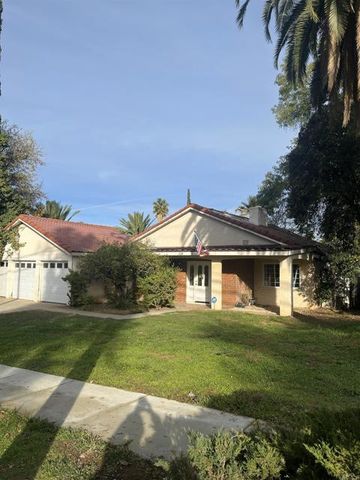 329 E South Avenue, Redlands, CA 92373